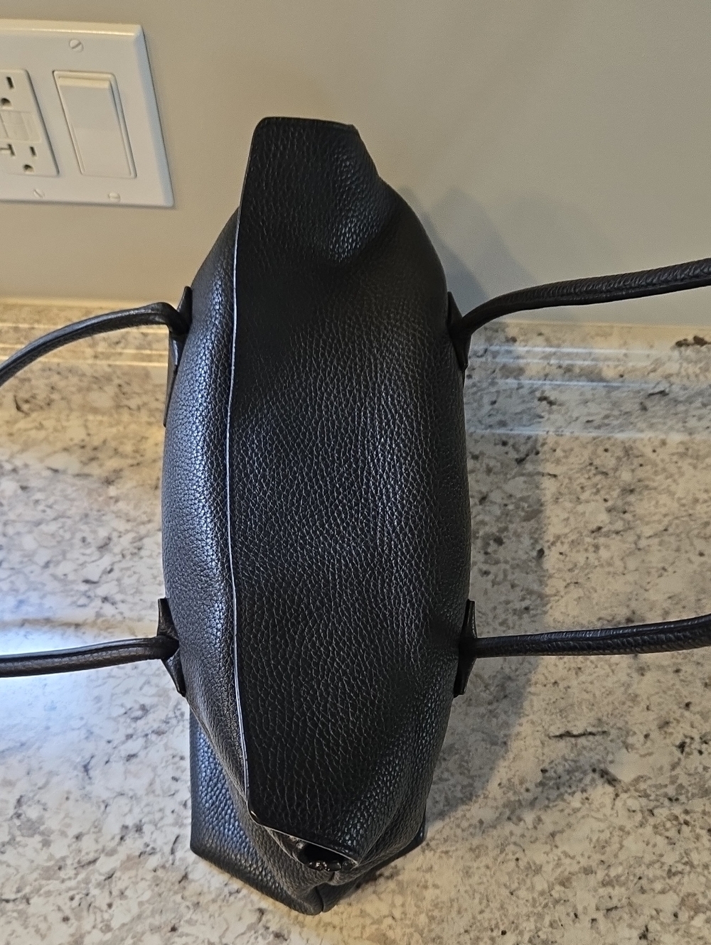 Burberry Medium Baynard Tote in Black Pebbled Grained Leather - Picture 9 of 16